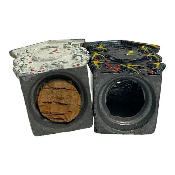 Vintage Cast Iron Cuckoo Clock Salt And Pepper Shakers 2” Retro Dollouse Decor ? - Picture 4 of 5